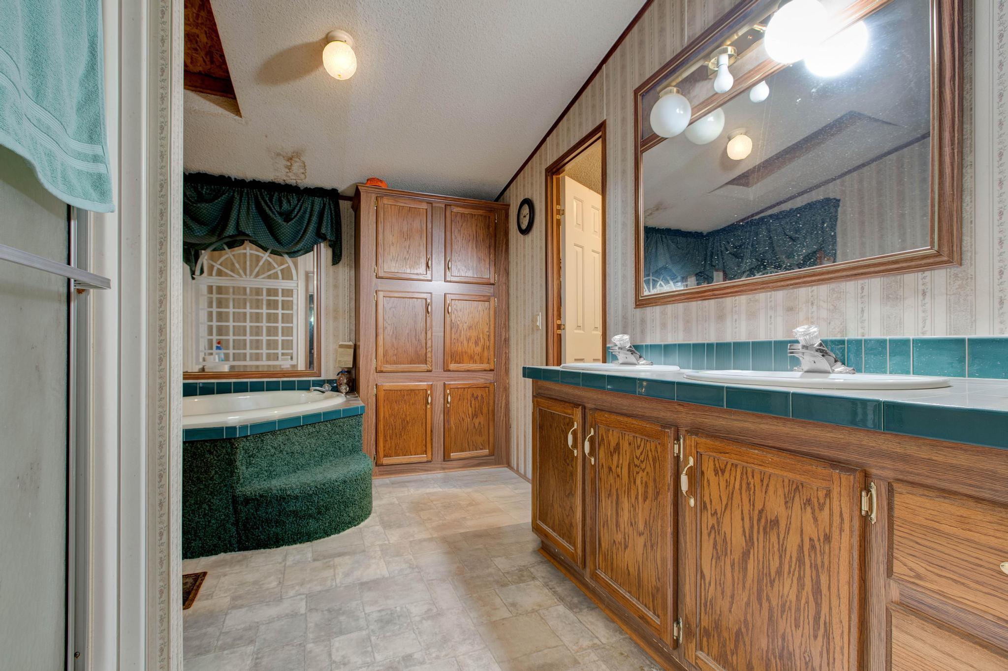 616 Old River Road