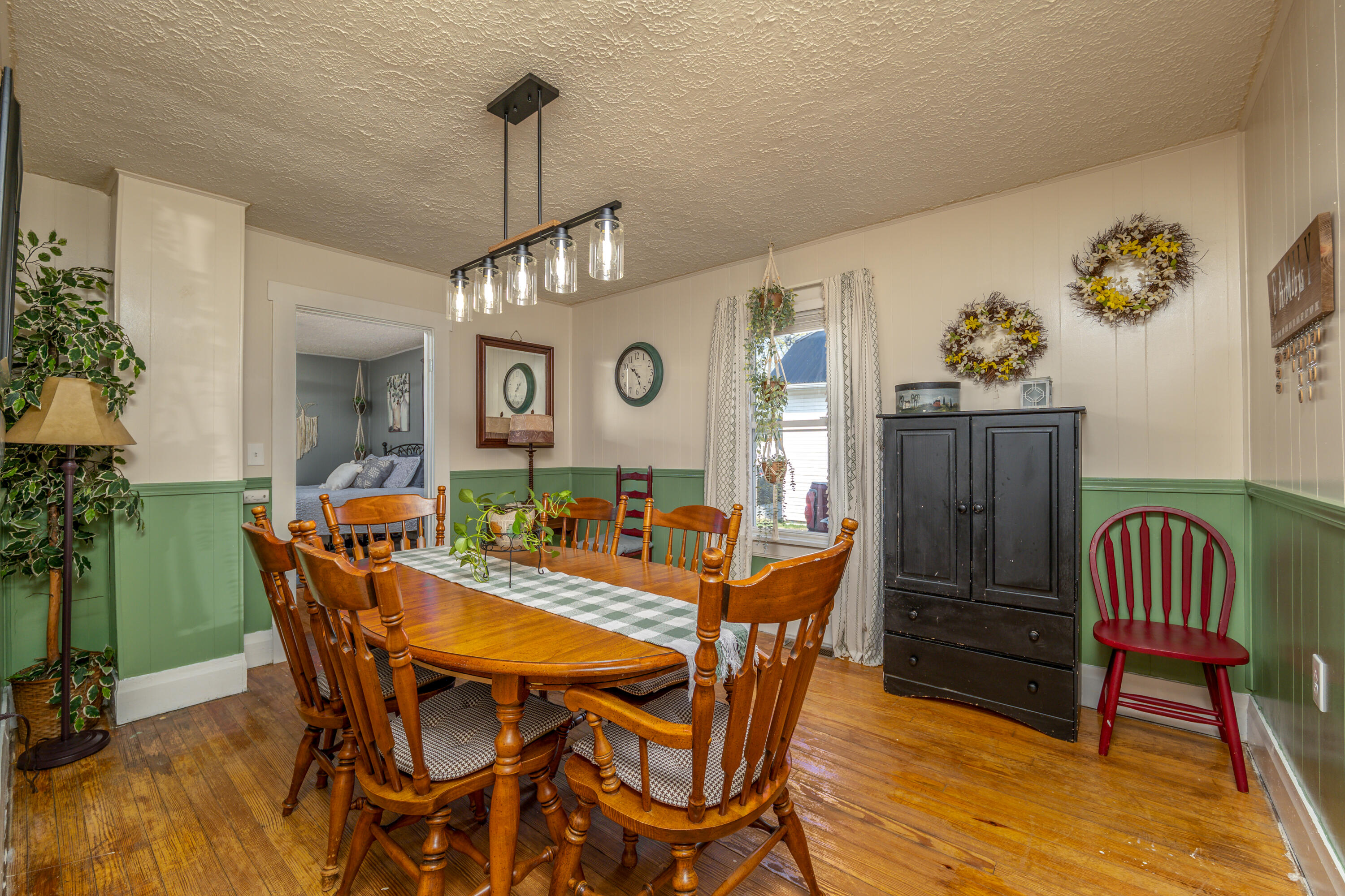 128 Bath Avenue