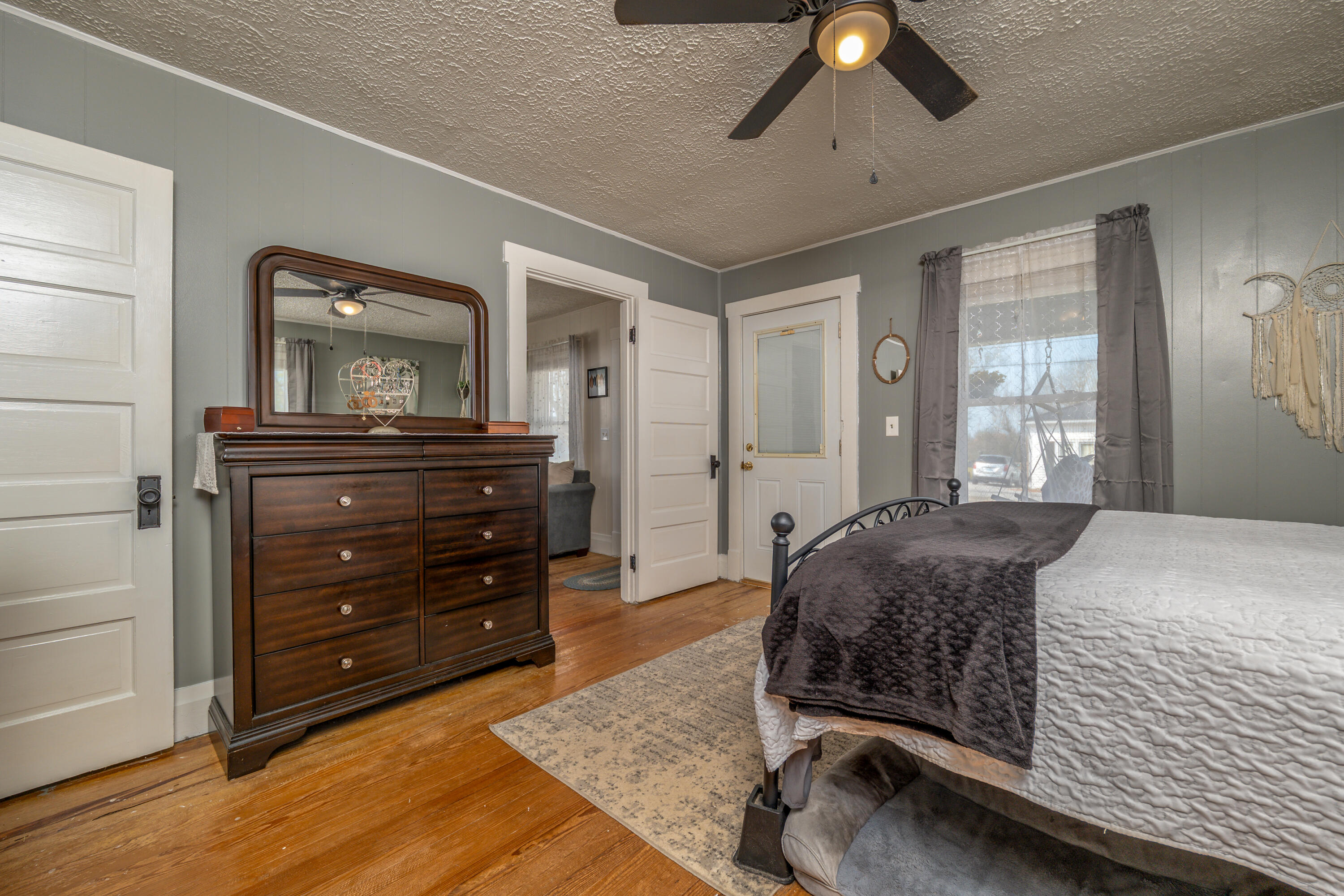 128 Bath Avenue