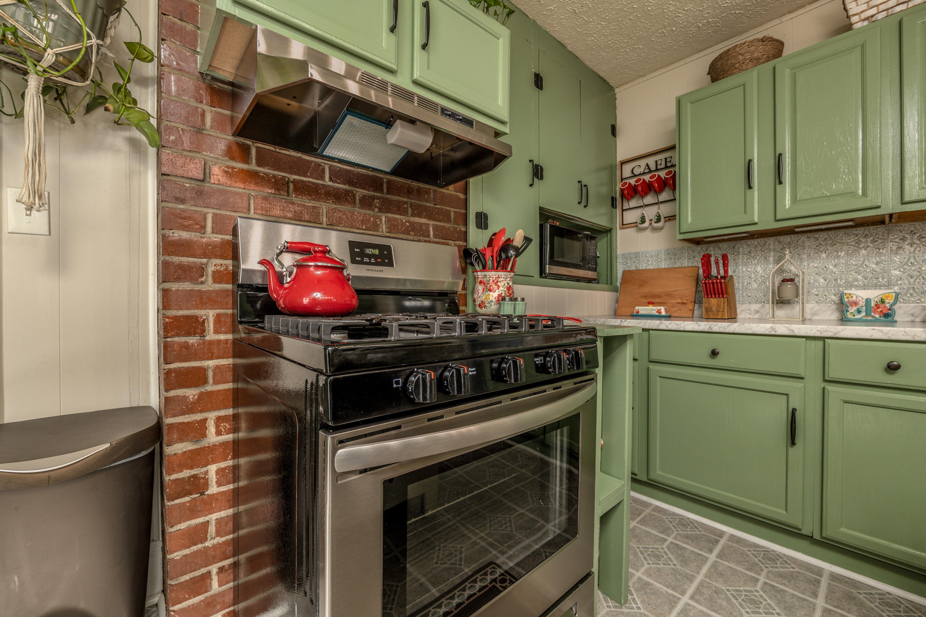 128 Bath Avenue