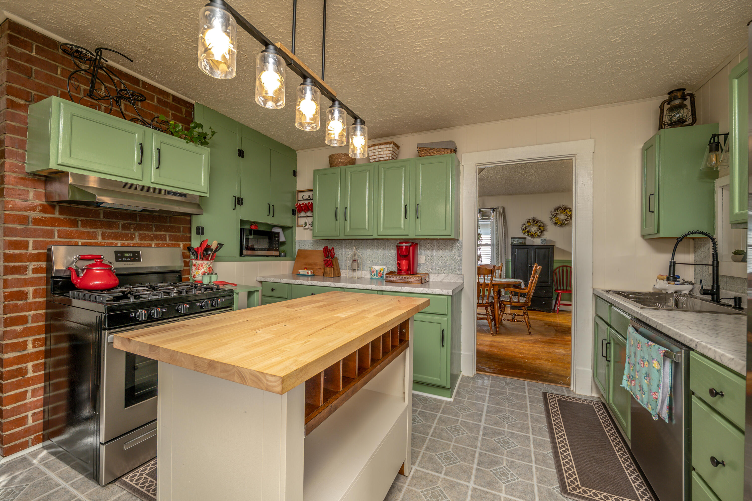 128 Bath Avenue