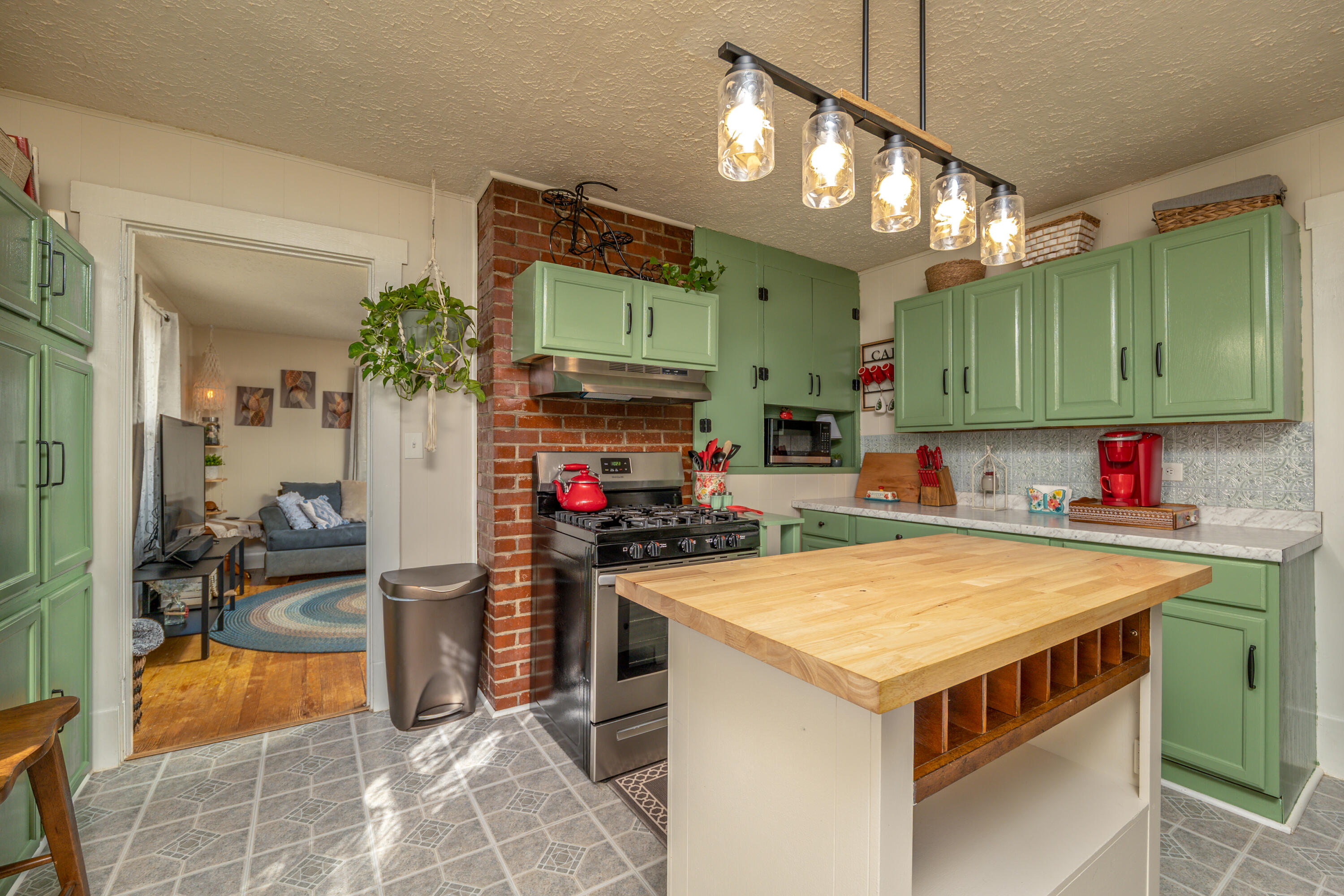 128 Bath Avenue