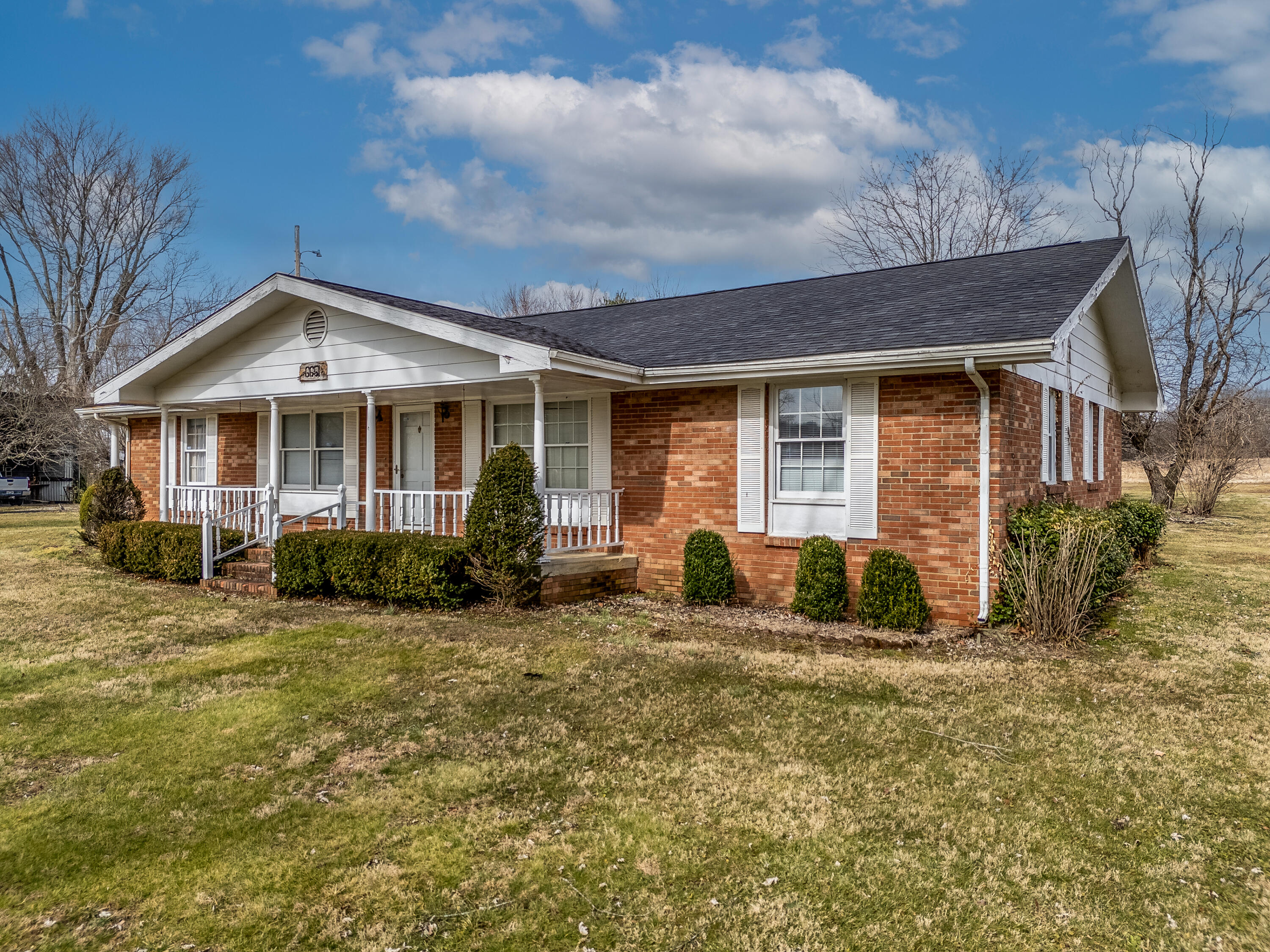 6651 S Highway 211