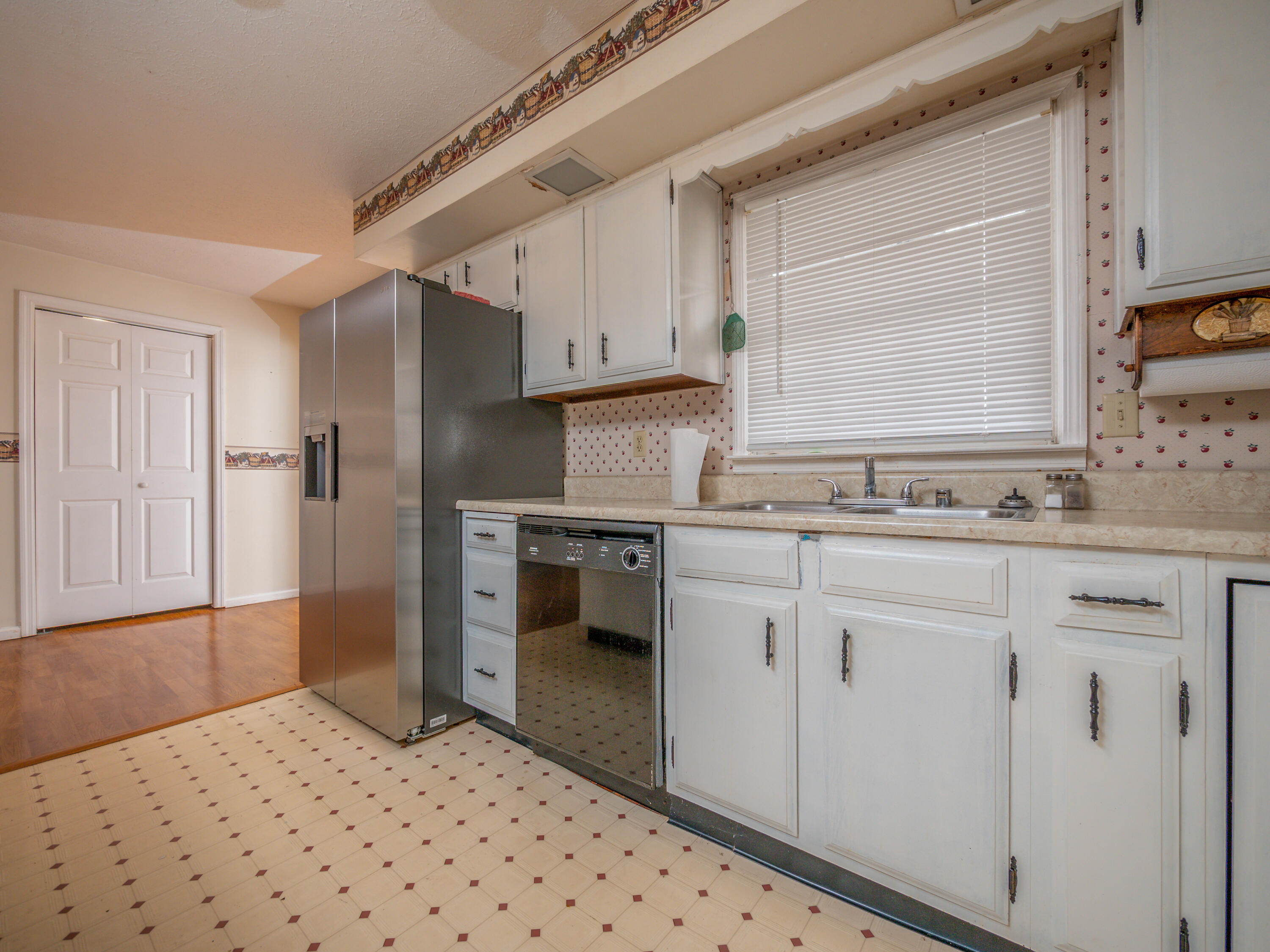 6651 S Highway 211
