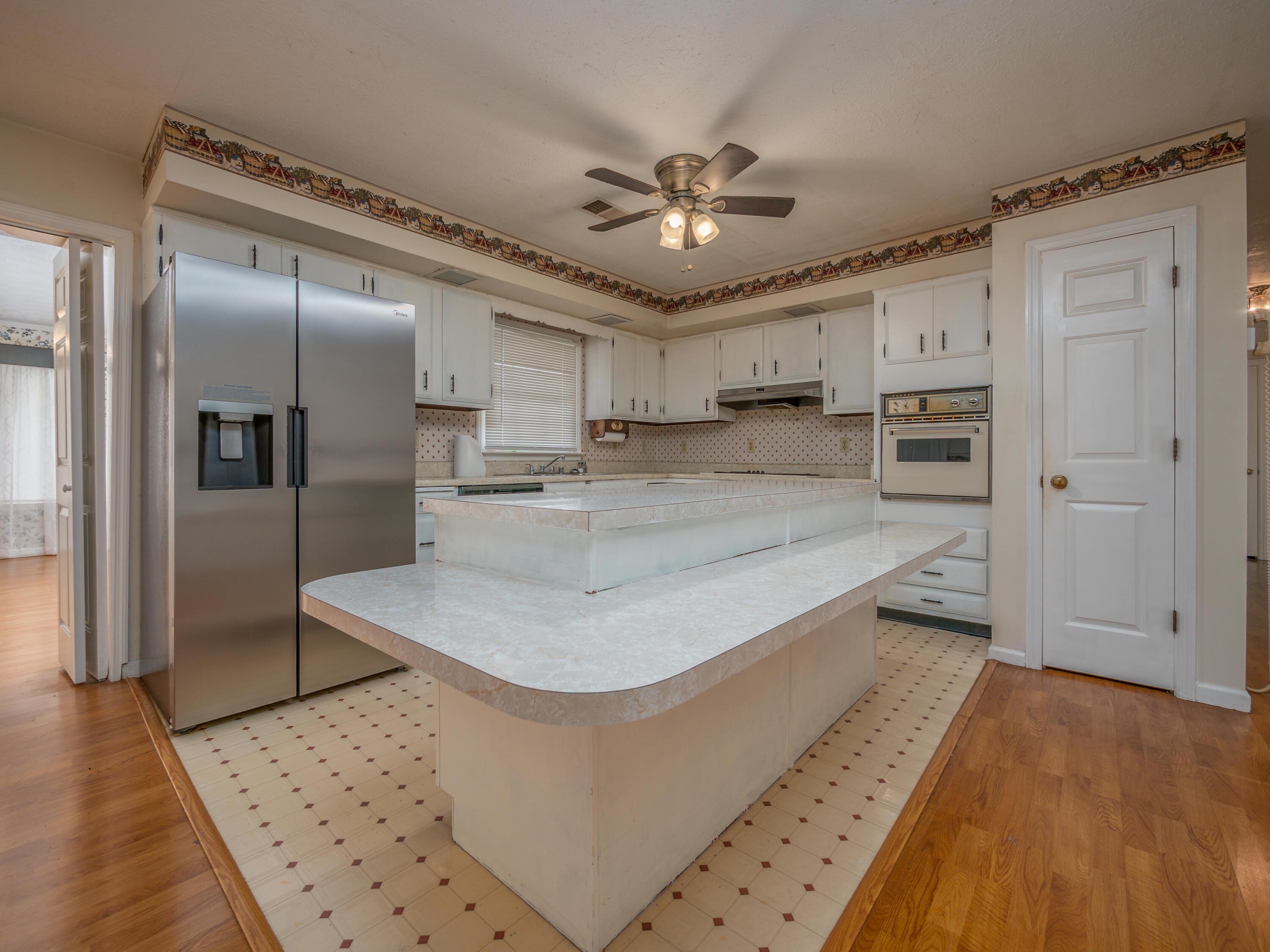 6651 S Highway 211