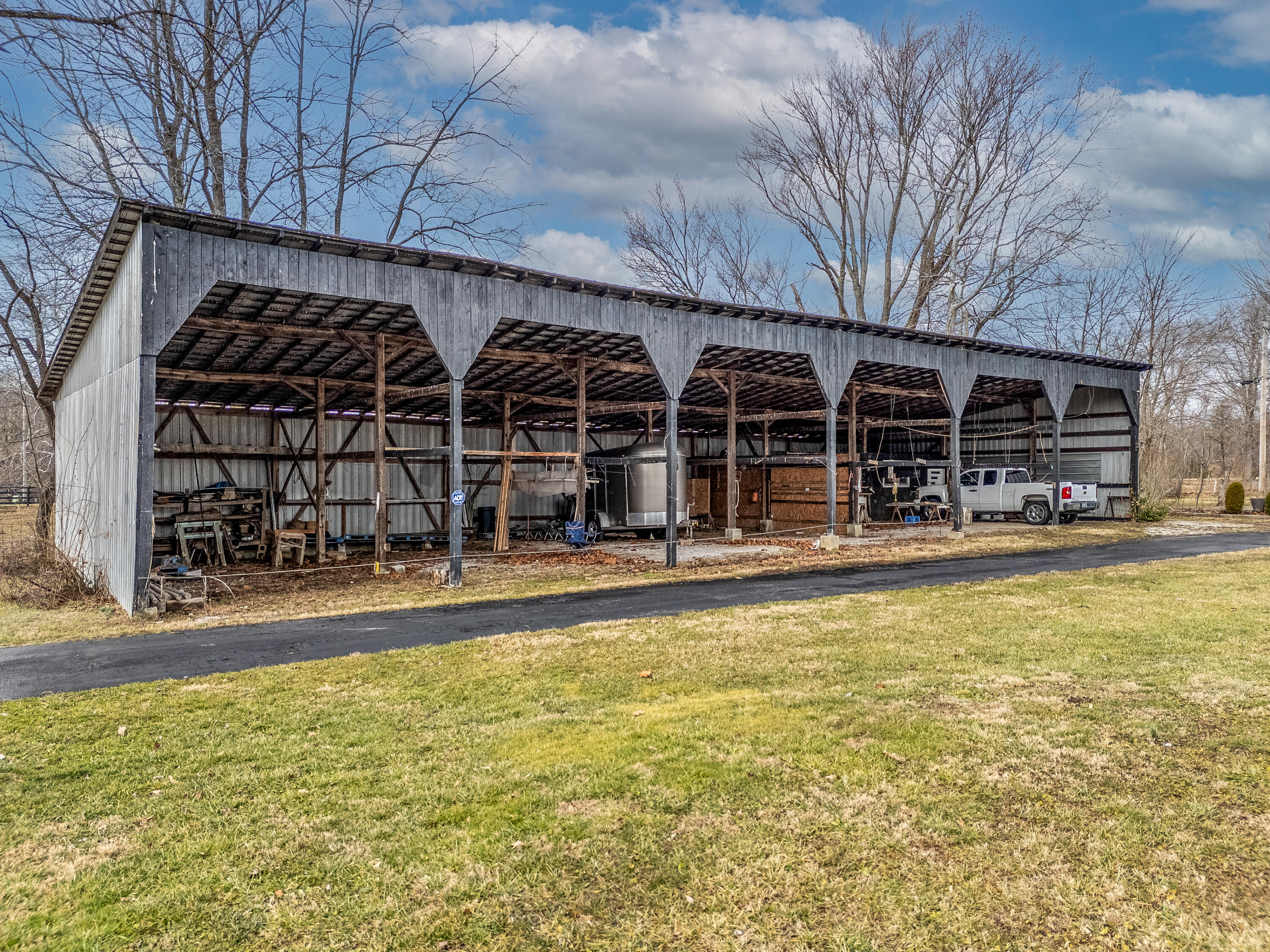 6651 S Highway 211