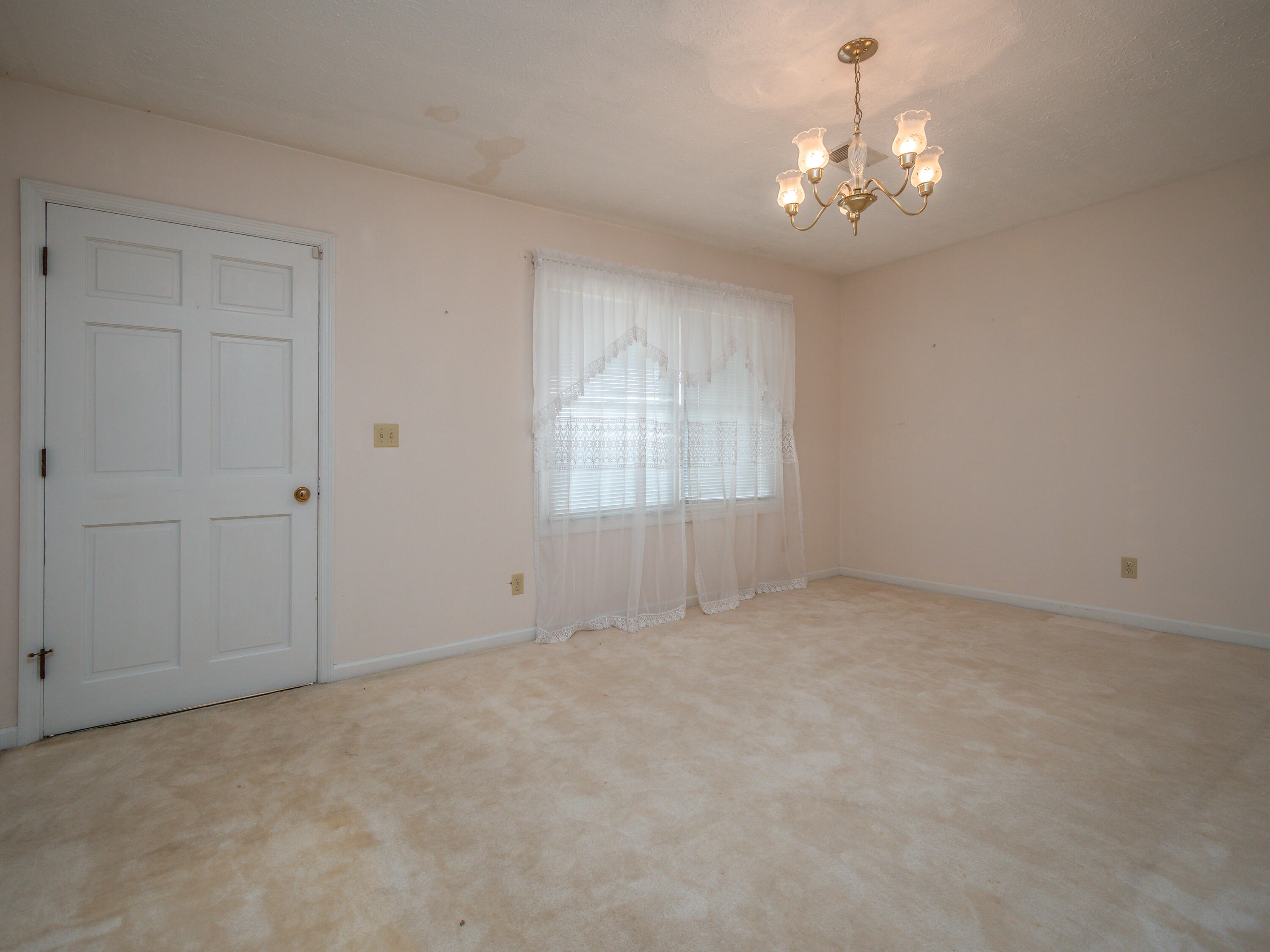 6651 S Highway 211