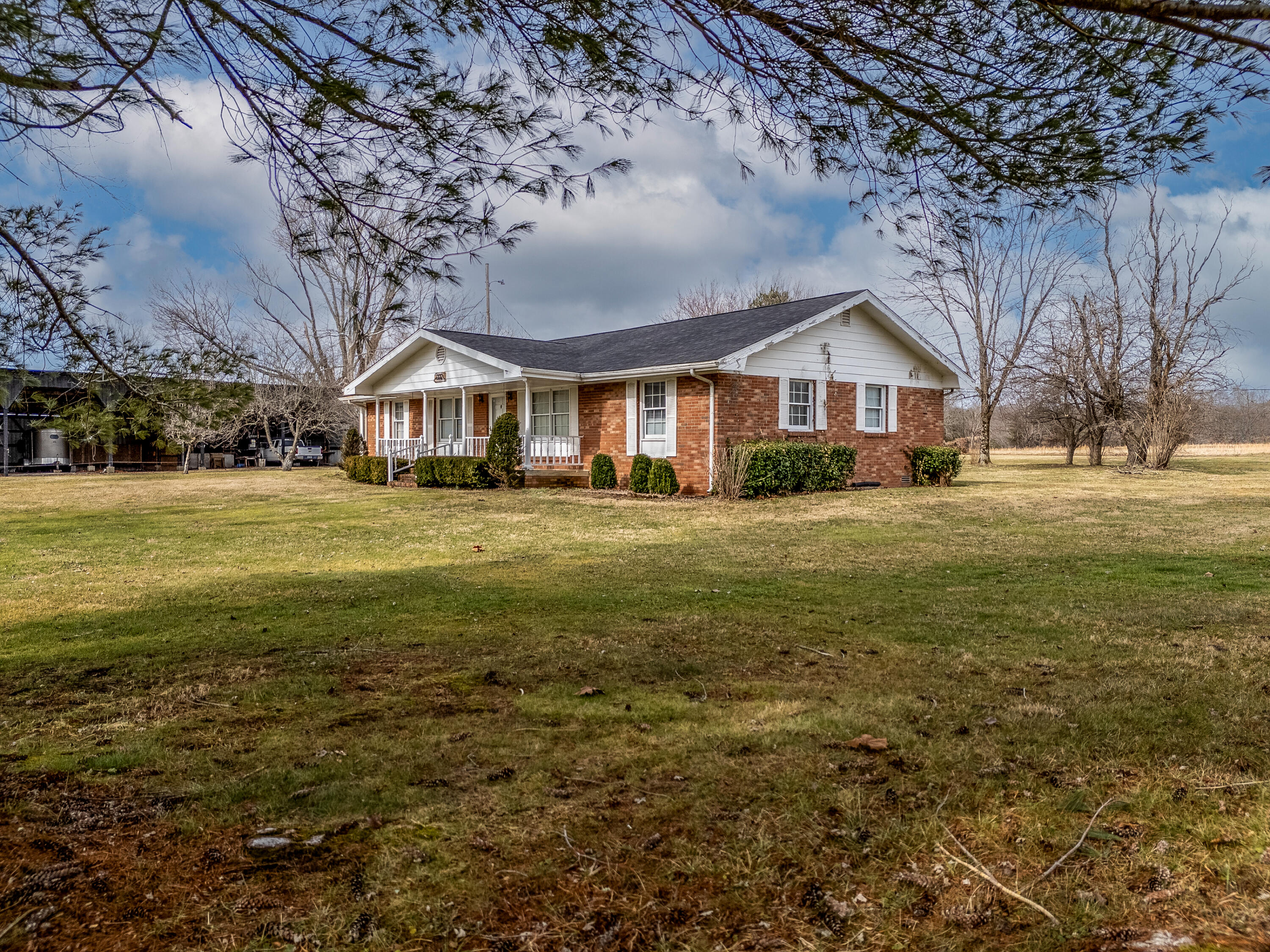 6651 S Highway 211