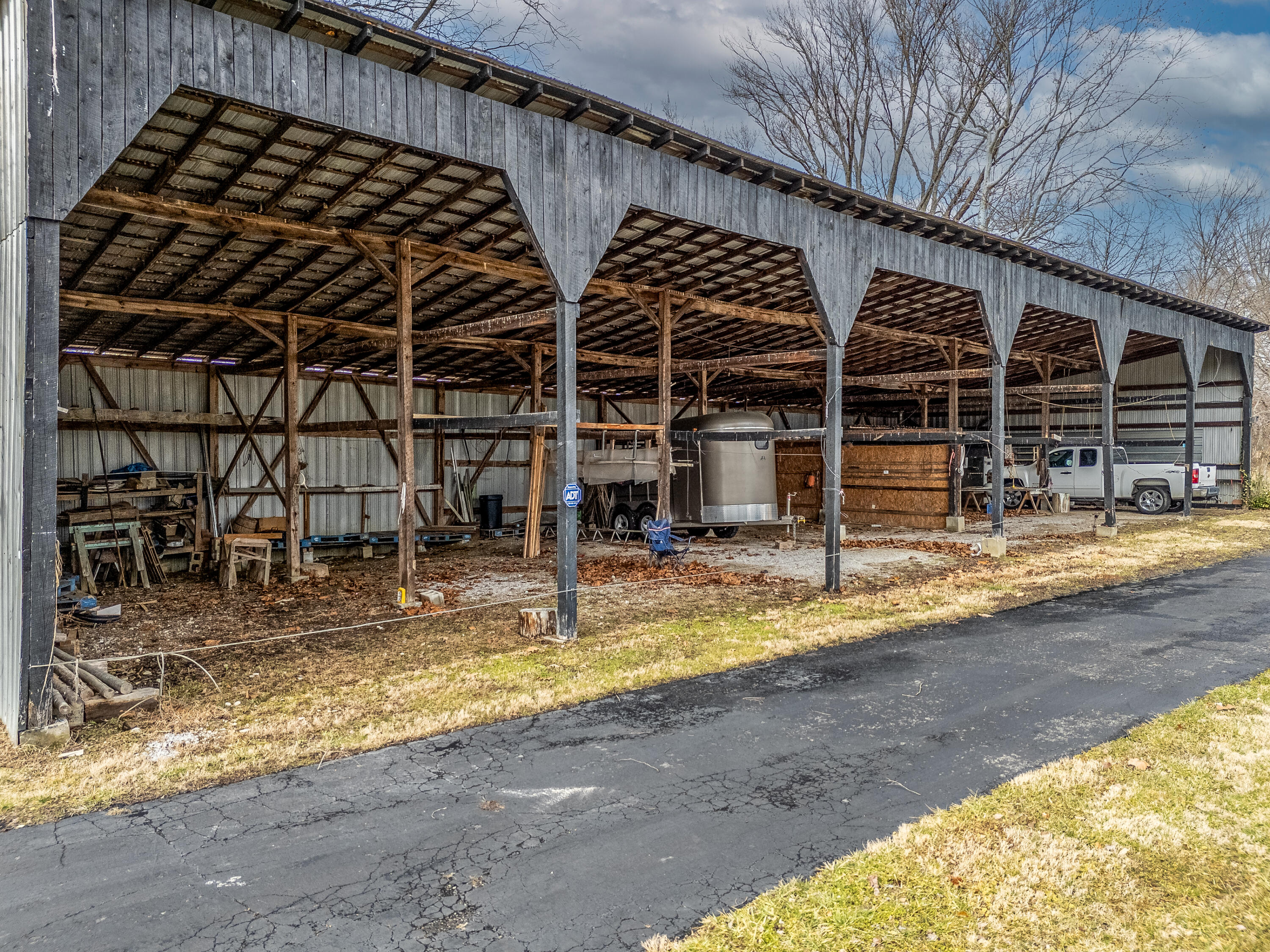 6651 S Highway 211