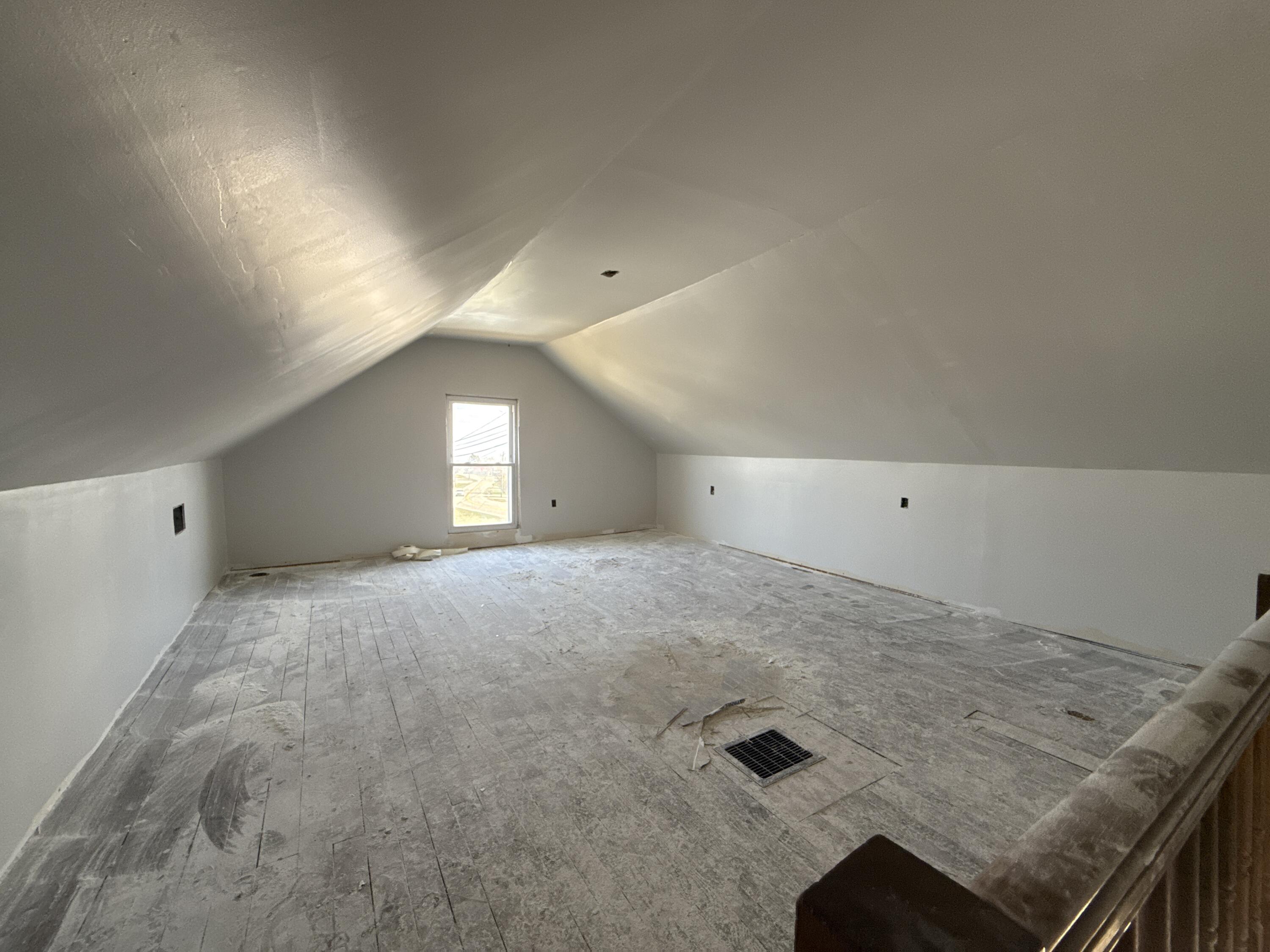 636 E Highway 60