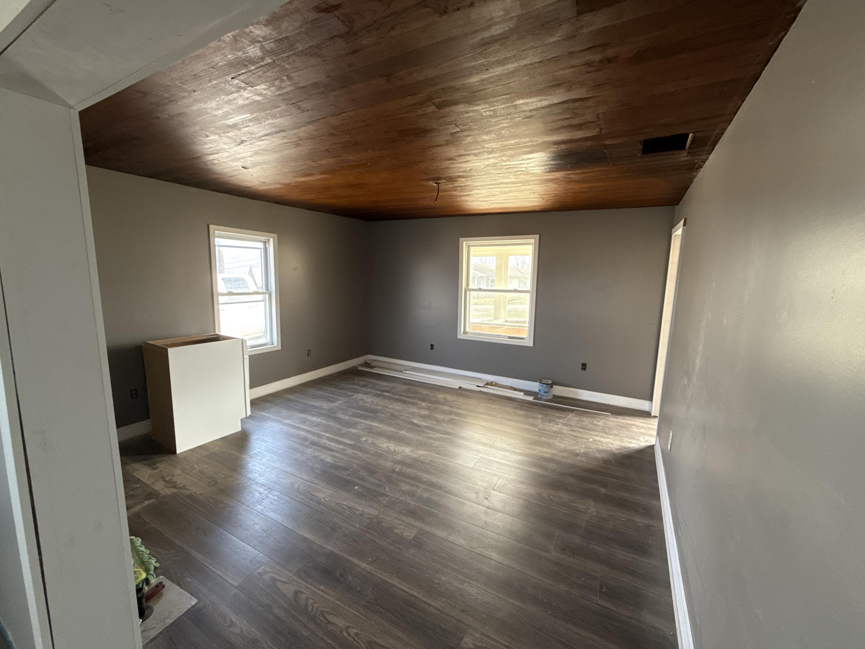 636 E Highway 60