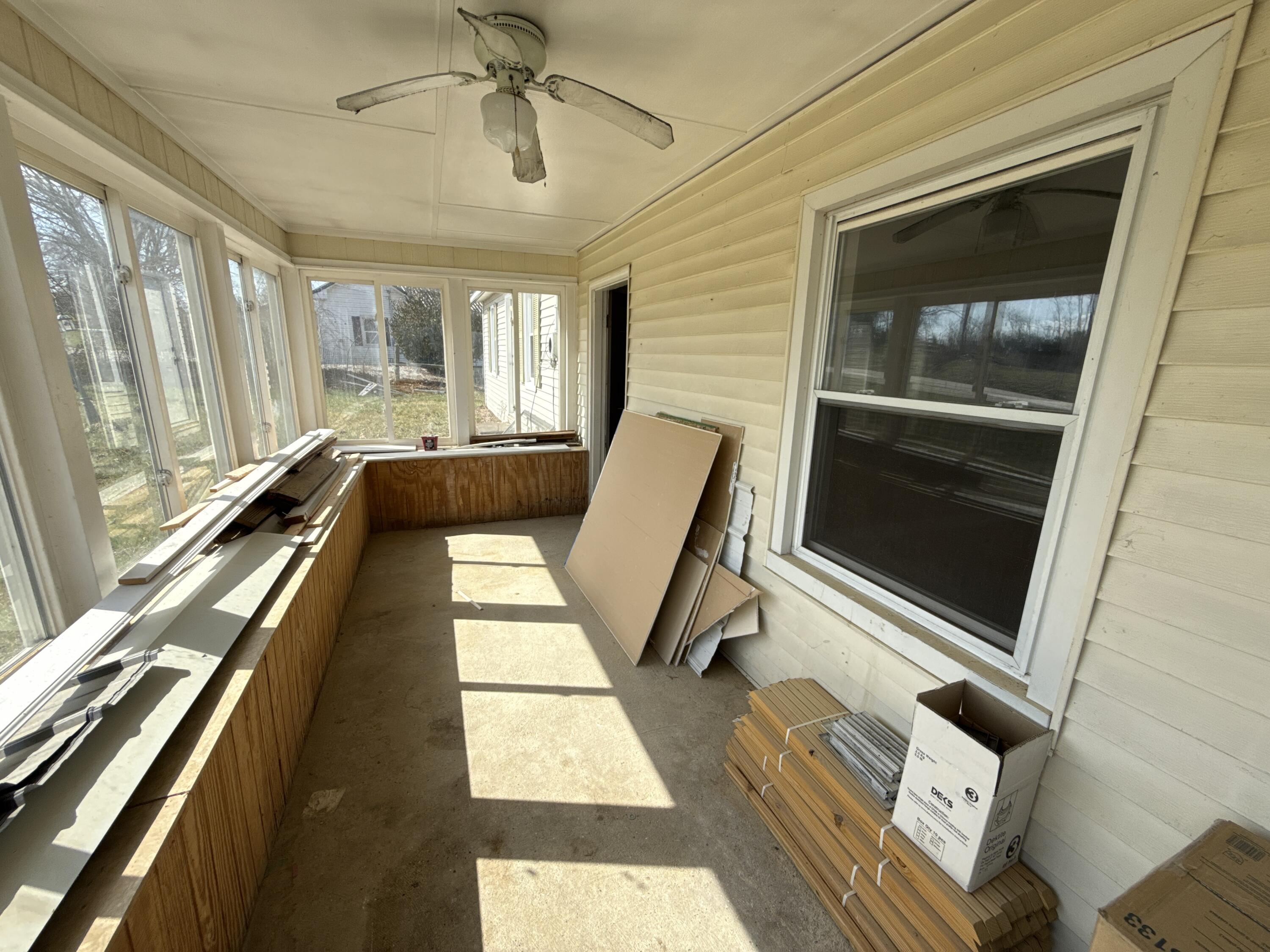 636 E Highway 60