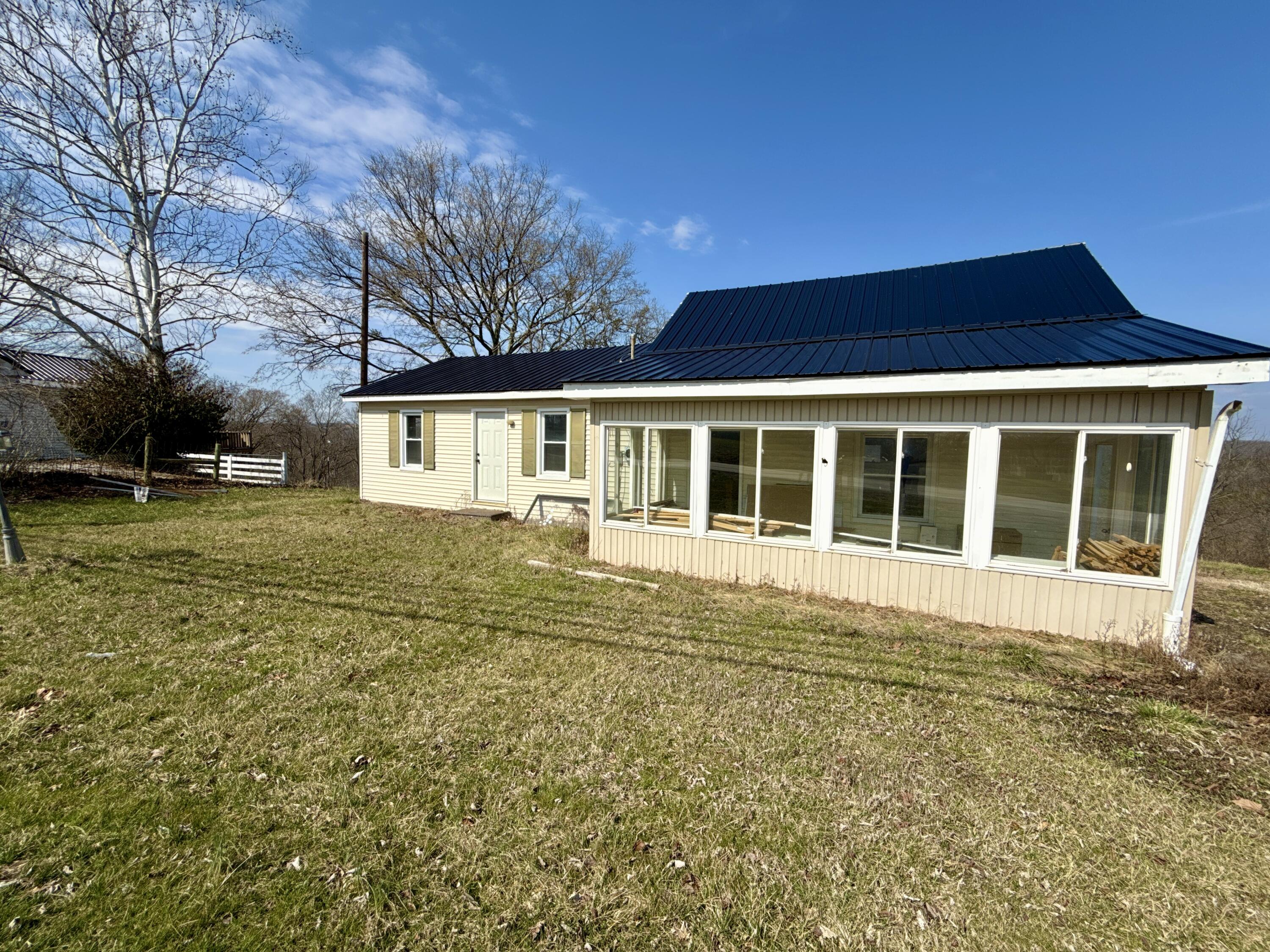 636 E Highway 60