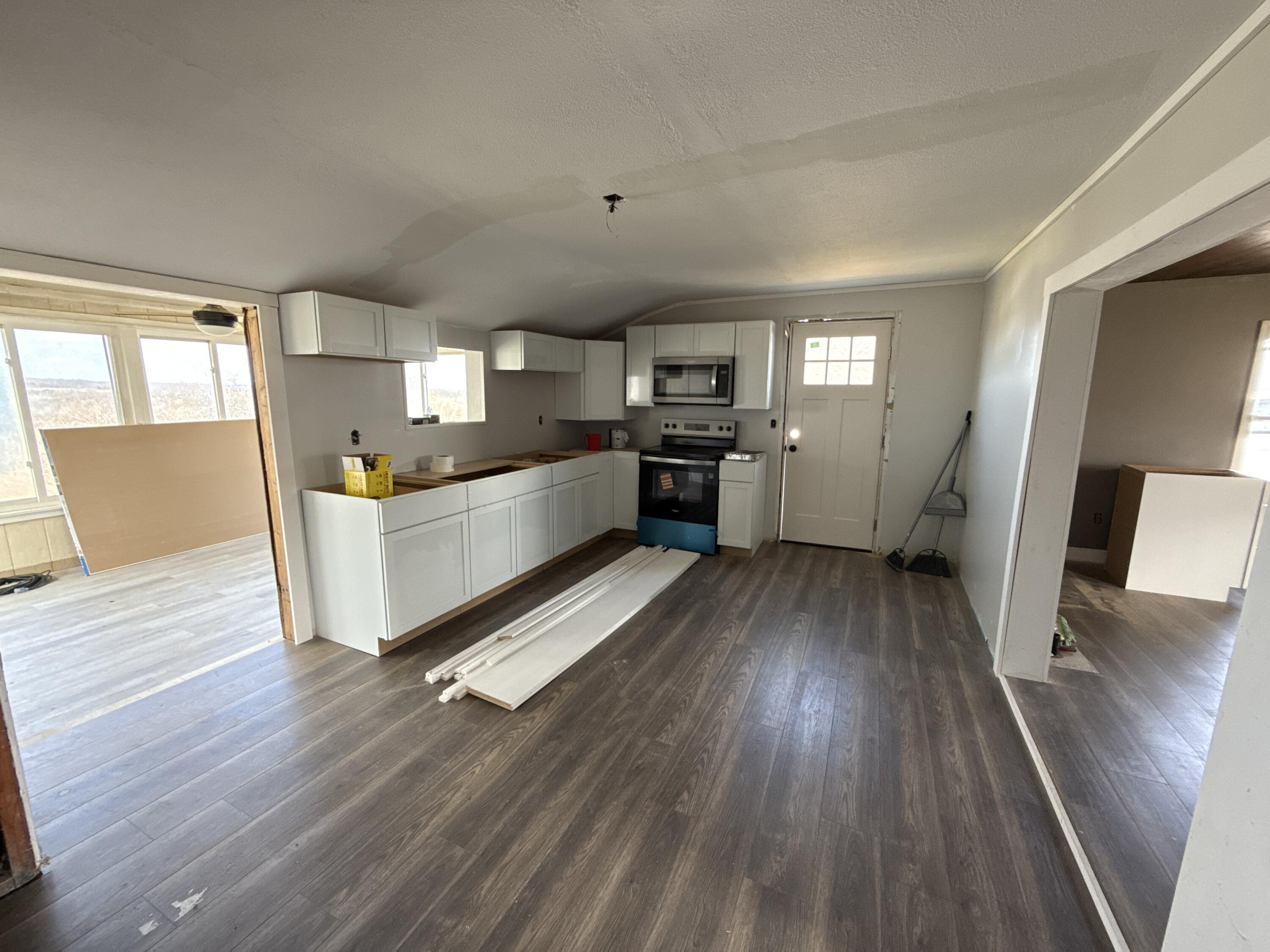 636 E Highway 60