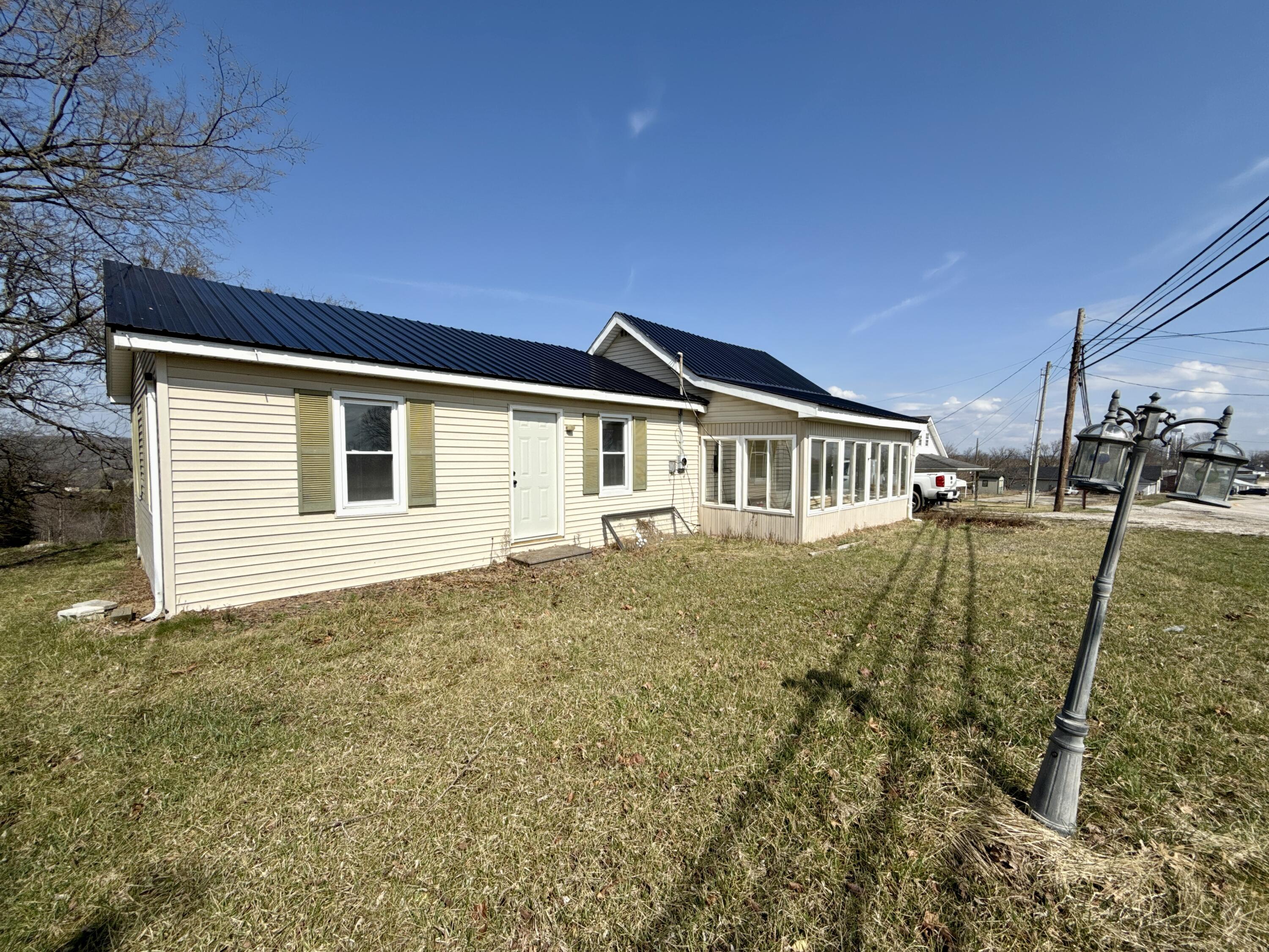 636 E Highway 60