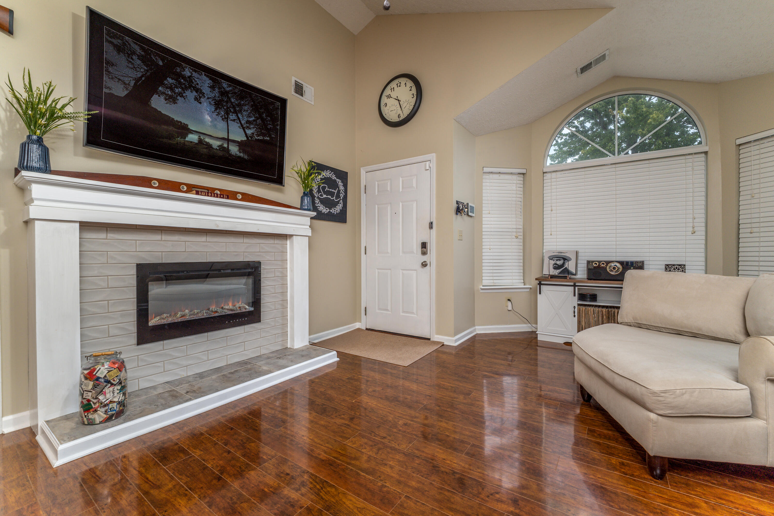 2304 Independence Court