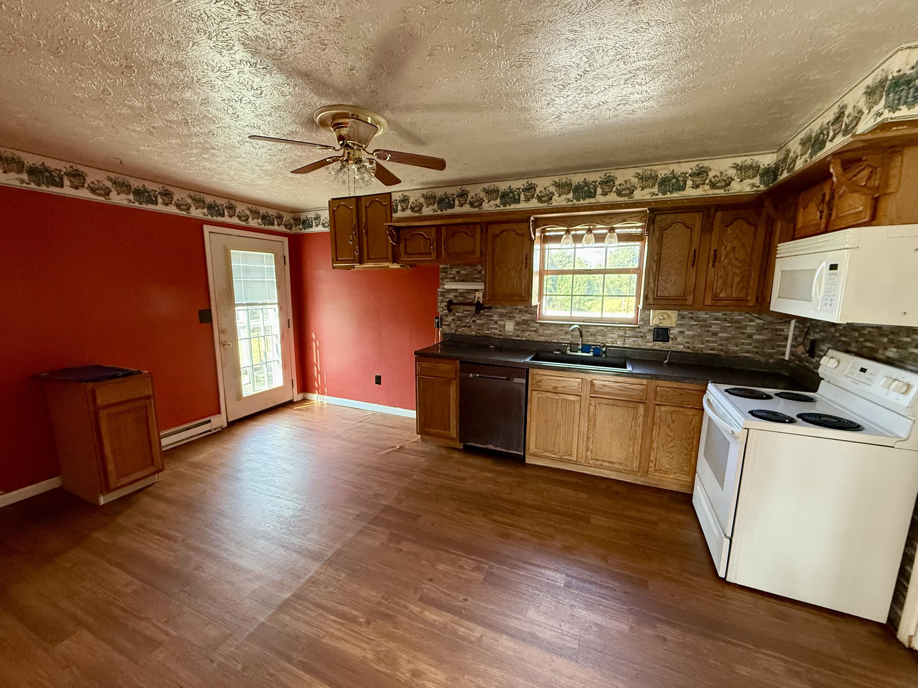 1749 Hart Pike