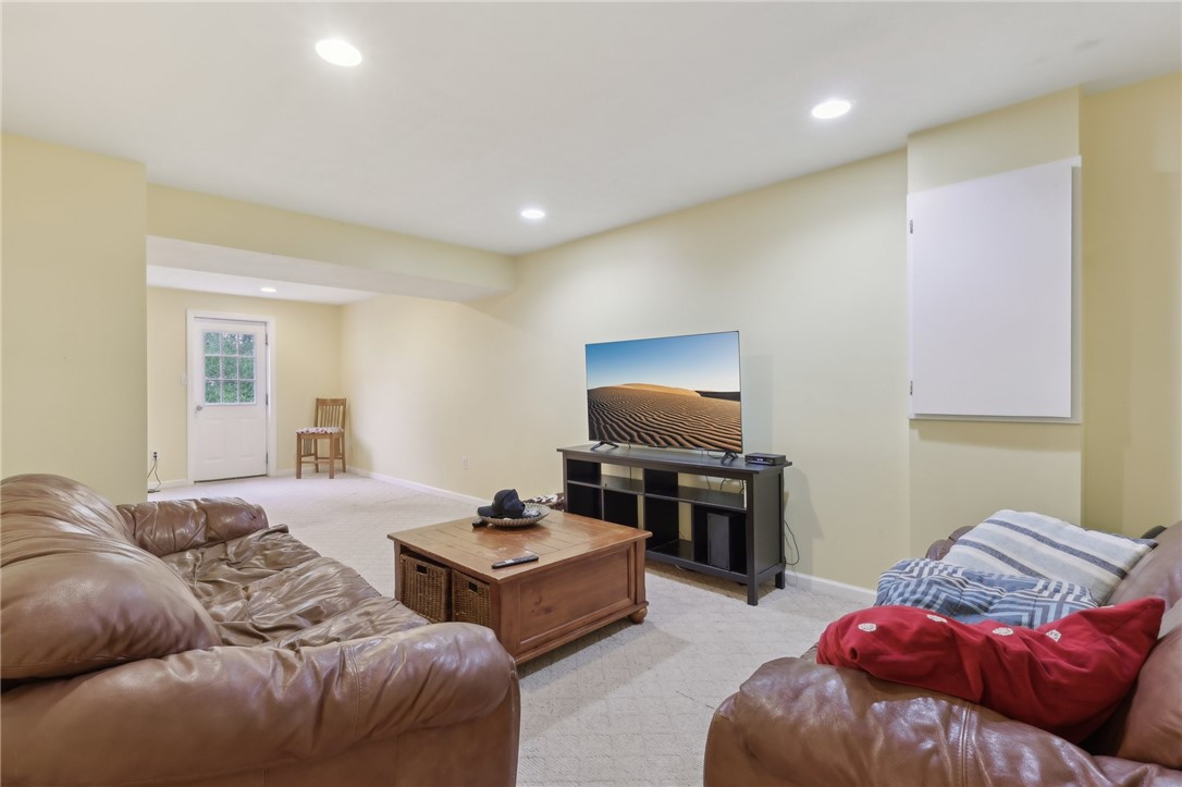 1607 Green View Ct