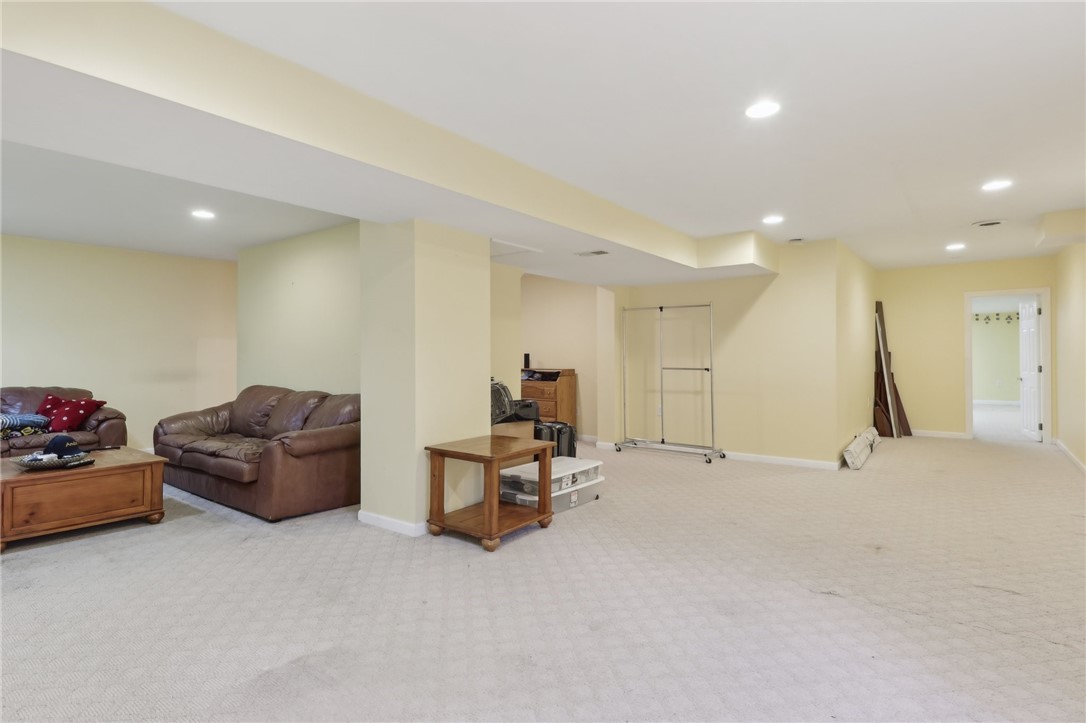 1607 Green View Ct