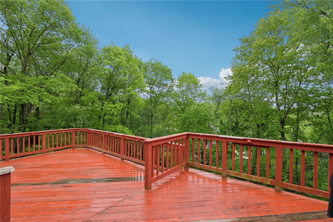 1607 Green View Ct