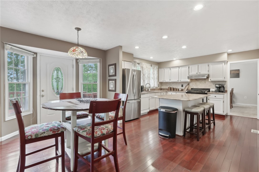 1607 Green View Ct