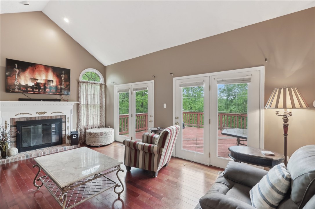 1607 Green View Ct