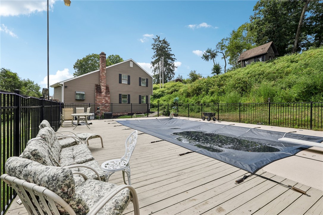 40 Emerson Rd