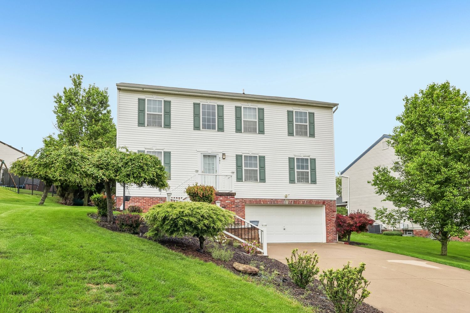 301 Holly Ridge DRIVE