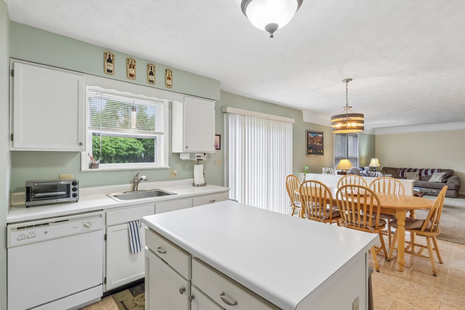 301 Holly Ridge DRIVE