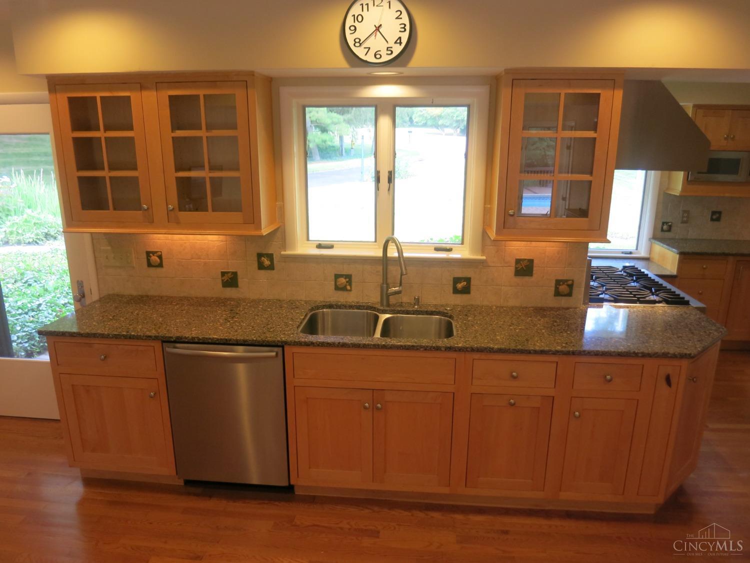 6820 Buttonwood Court