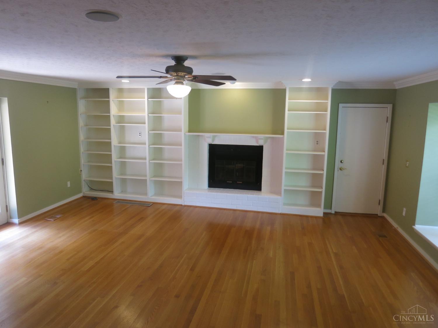 6820 Buttonwood Court