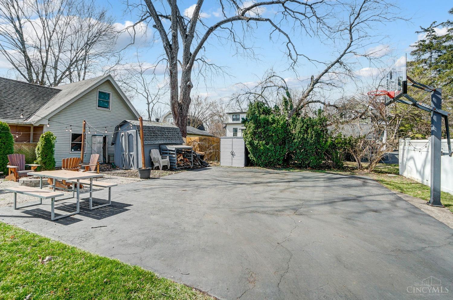 737 Barney Avenue