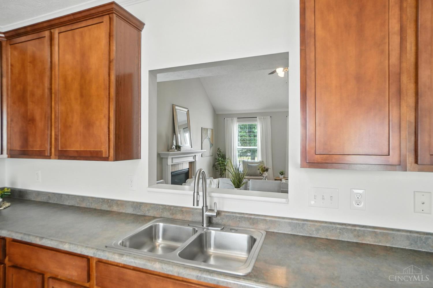 4239 N Gensen Loop