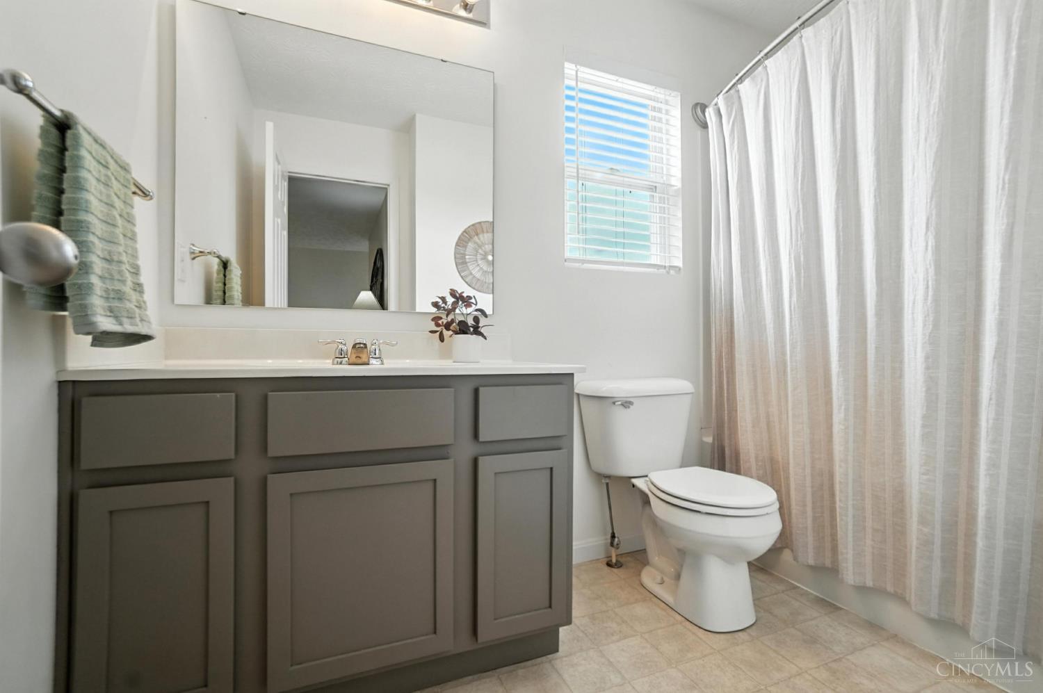 4239 N Gensen Loop