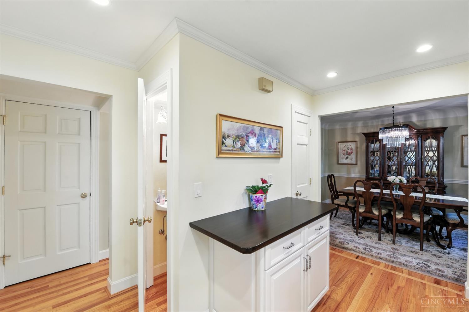 1855 Kingsway Court