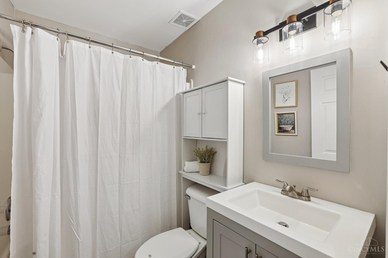 1082 Eight Mile Road