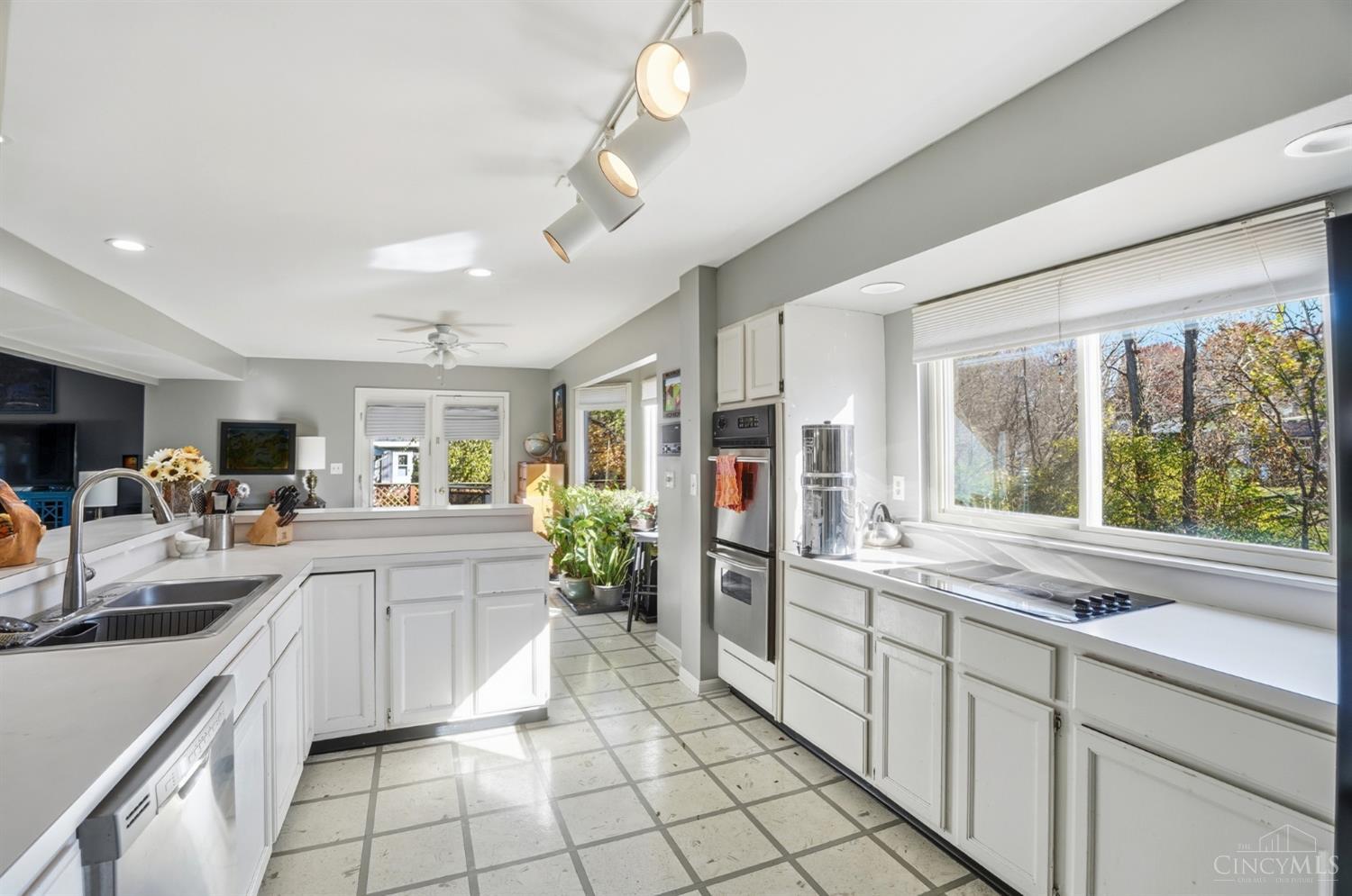 1787 Gloucester Drive