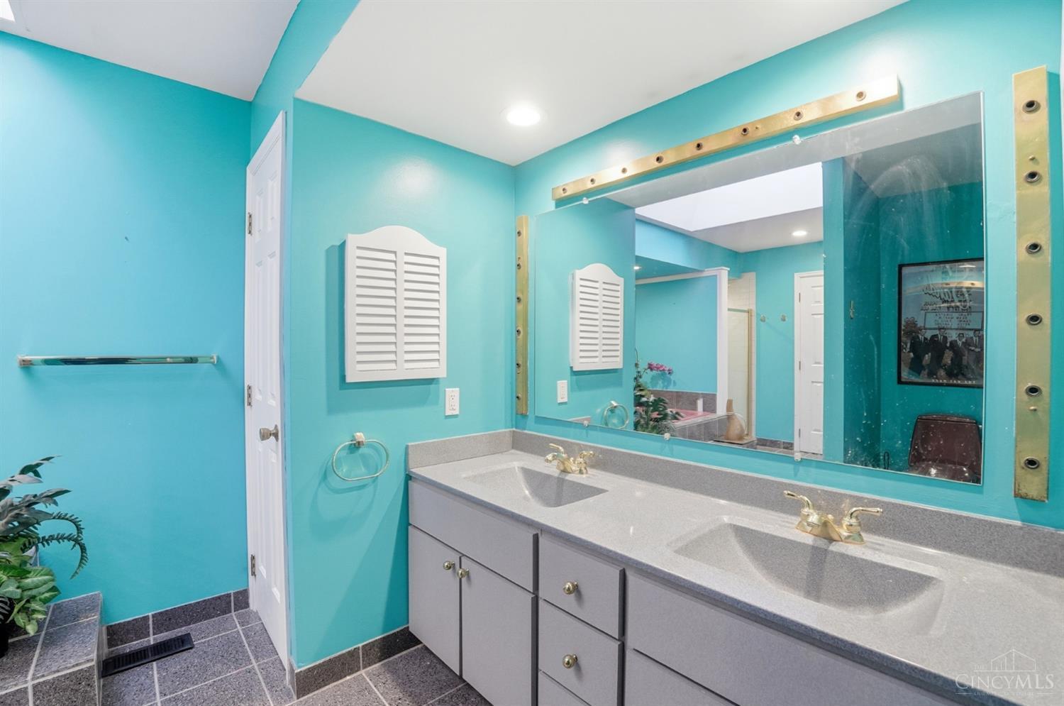 1787 Gloucester Drive