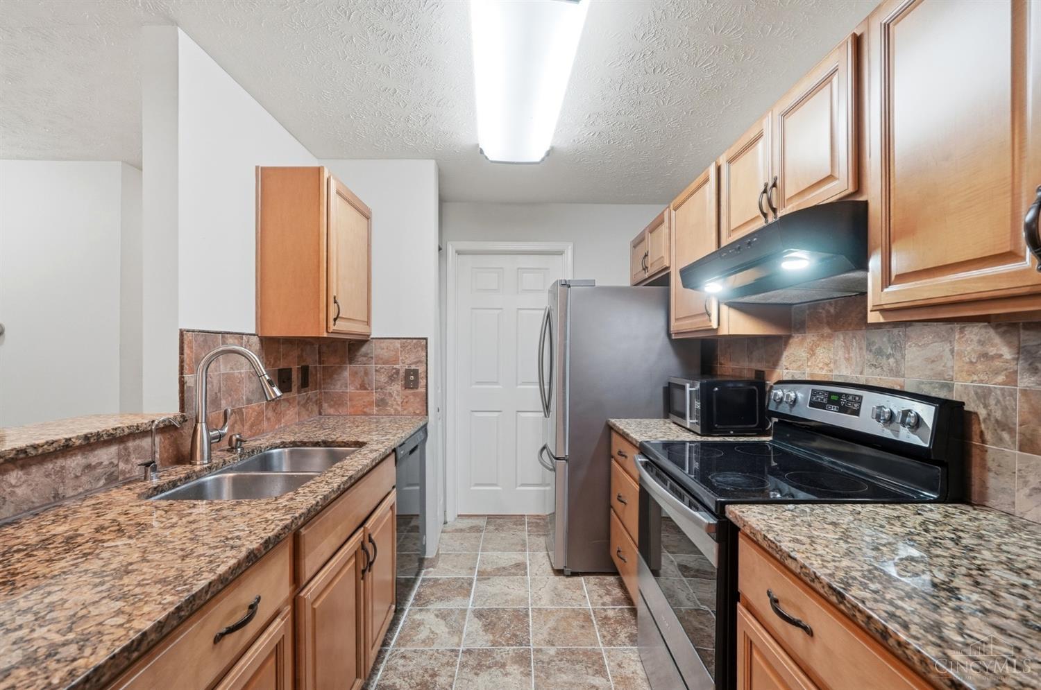 7370 Ridgepoint Drive Unit: 6