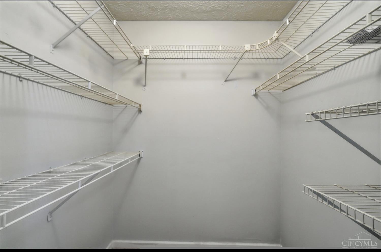 7370 Ridgepoint Drive Unit: 6