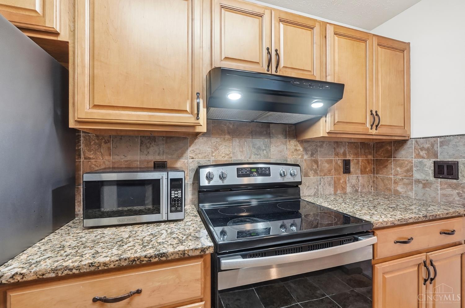 7370 Ridgepoint Drive Unit: 6