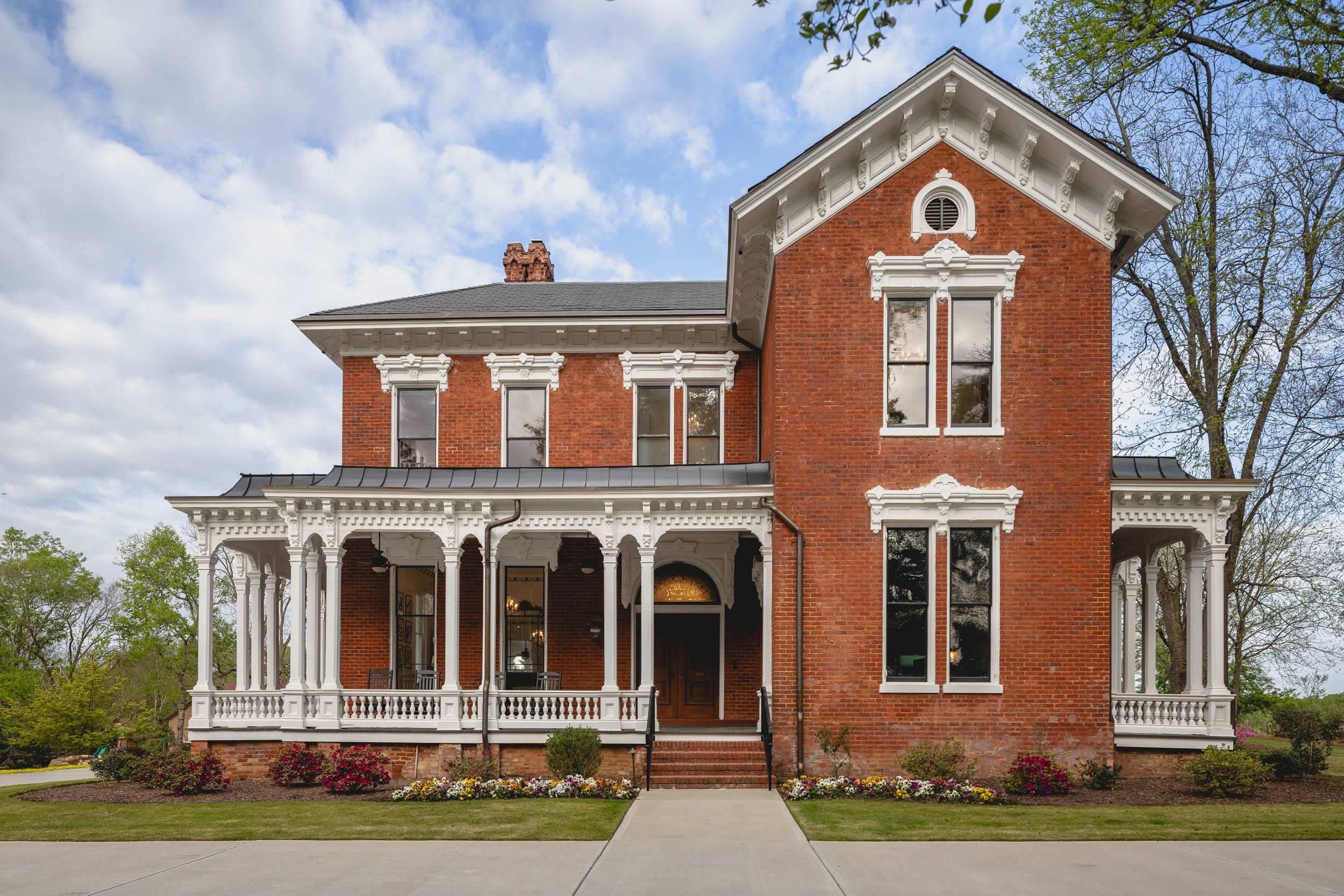 106 N LAUREL AVENUE