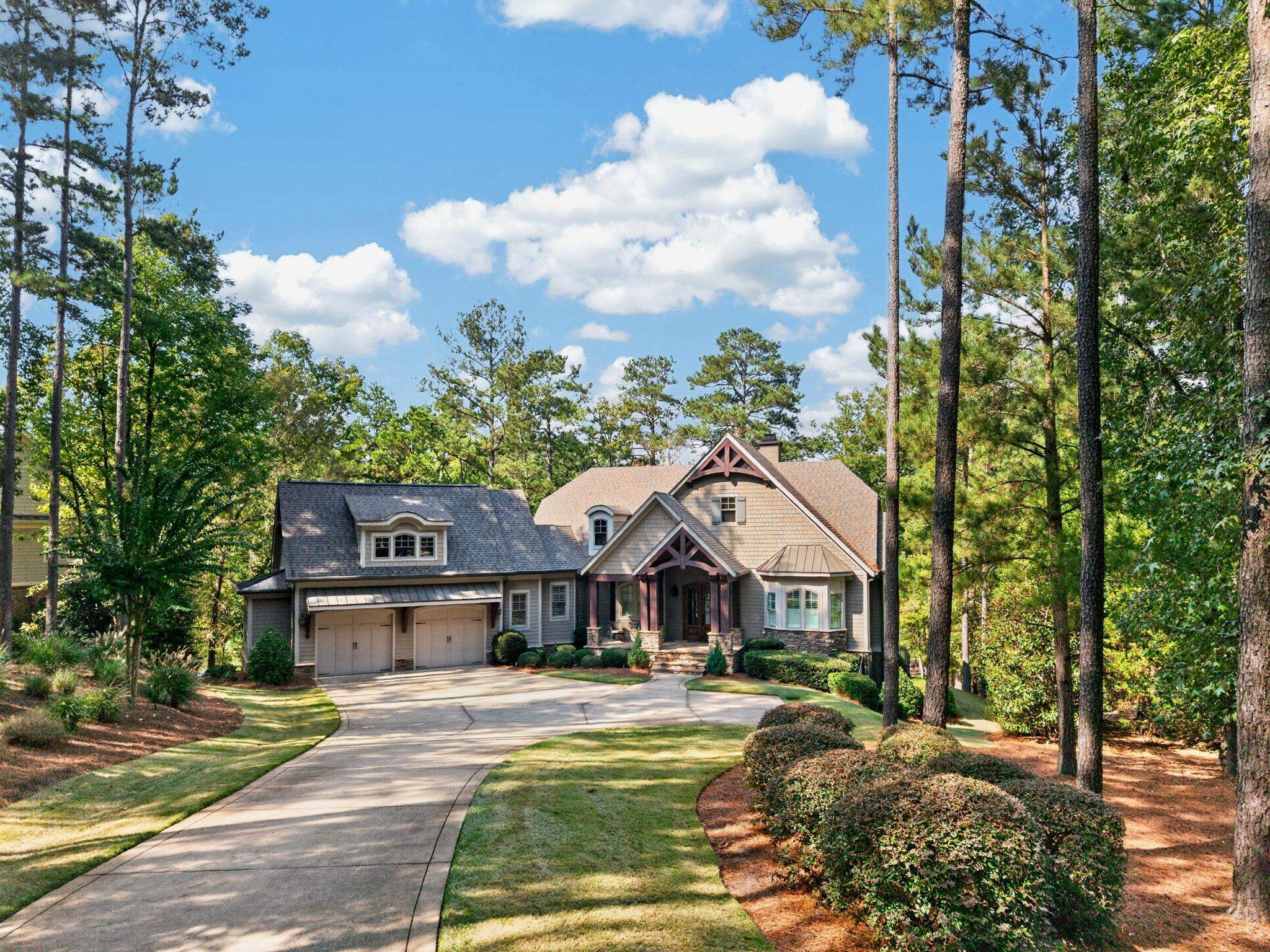 1100 HOLTS FERRY