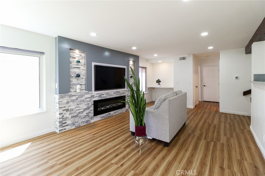 8288 Mercury Drive