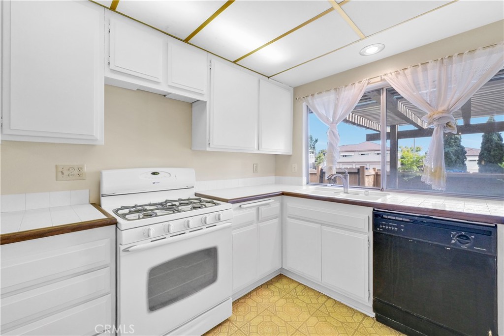 1649 N Gilbert Street 5