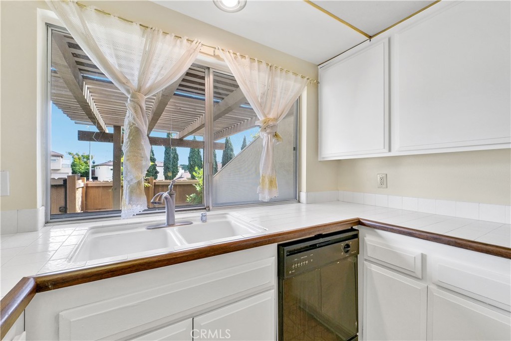 1649 N Gilbert Street 5