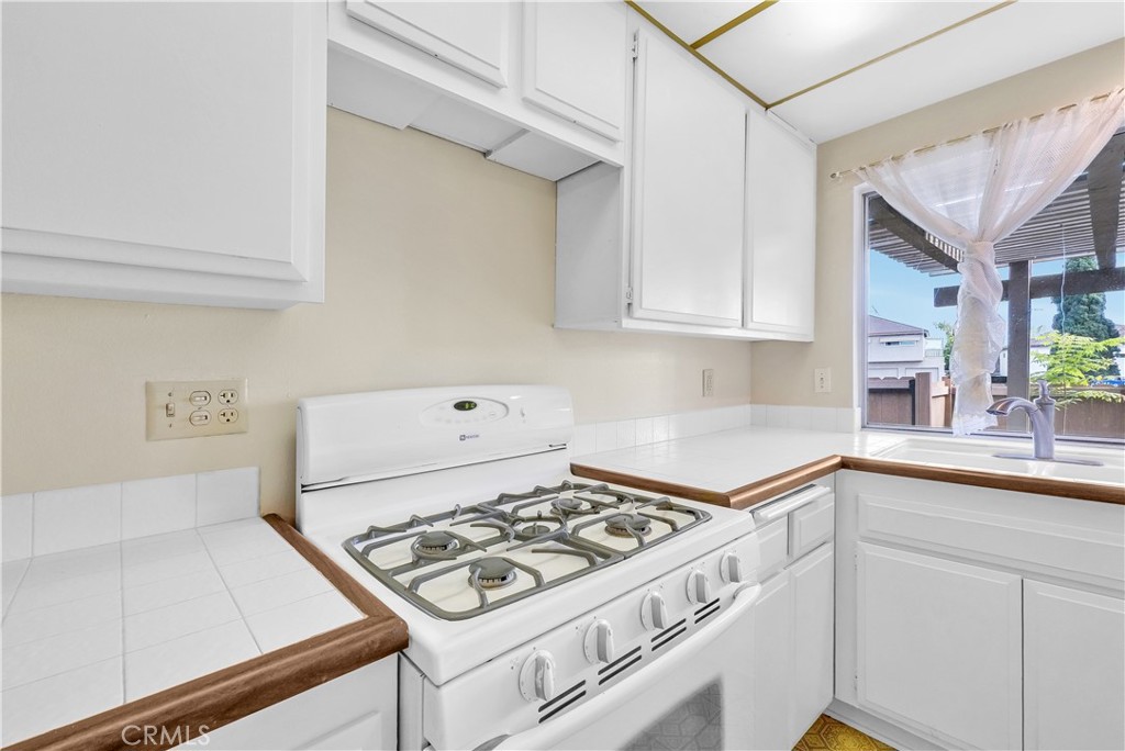 1649 N Gilbert Street 5