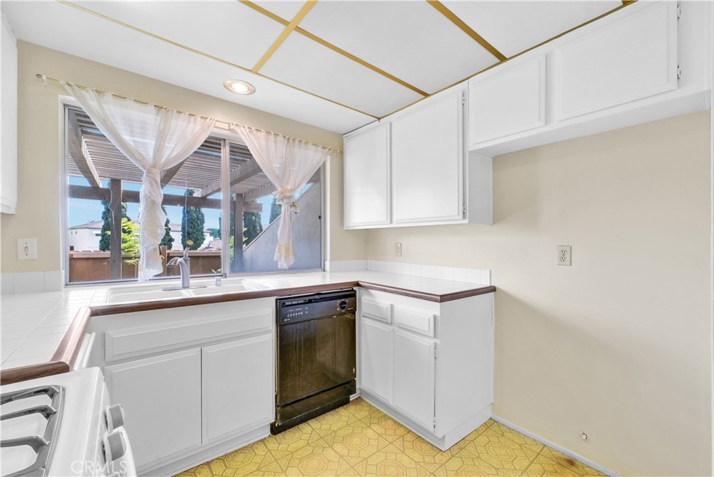 1649 N Gilbert Street 5