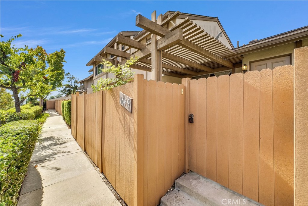 1649 N Gilbert Street 5