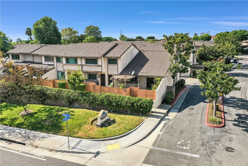 1649 N Gilbert Street 5